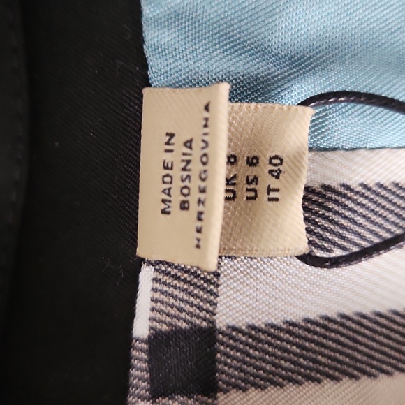 NWT Burberry Trench in Black US 6 - Picture 3 of 8